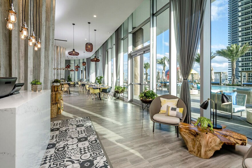 Building Photo - 4111 S Ocean Dr