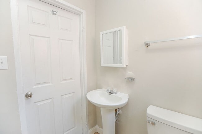 Building Photo - 2224 Marshall Ave