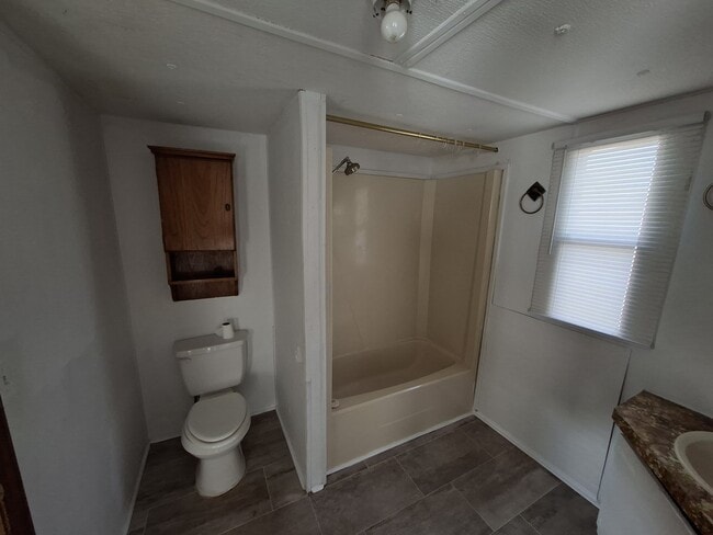 Building Photo - 1925 Bacons Bridge Rd