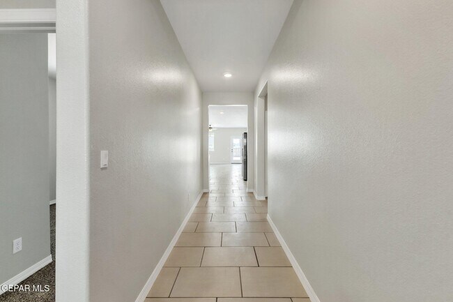 Building Photo - 1644 Folkstone St