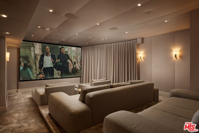 Building Photo - 541 Paseo Miramar