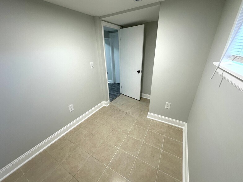 Building Photo - 5511 Henderson Way