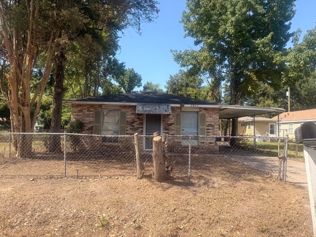 Building Photo - 2853 Wren St