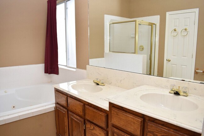 Building Photo - 4712 Birchbend Ln