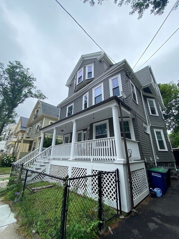 Building Photo - 55 Simpson Ave