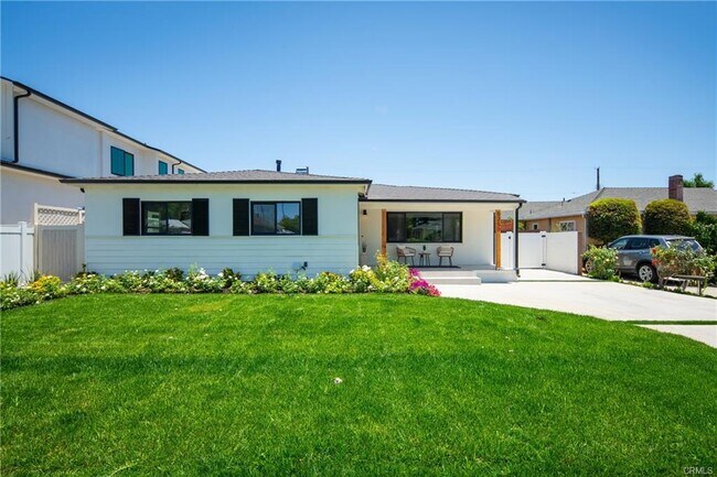 Building Photo - 5250 Lemona Ave