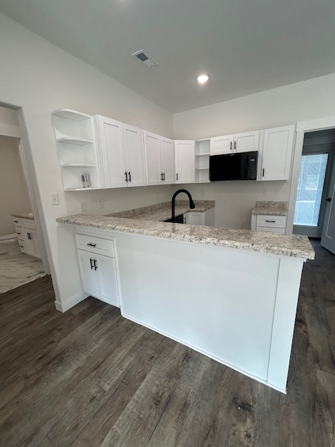 Building Photo - 587 Panich St