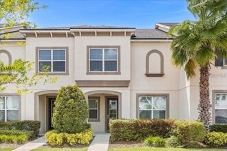 Building Photo - 1540 Carey Palm Cir