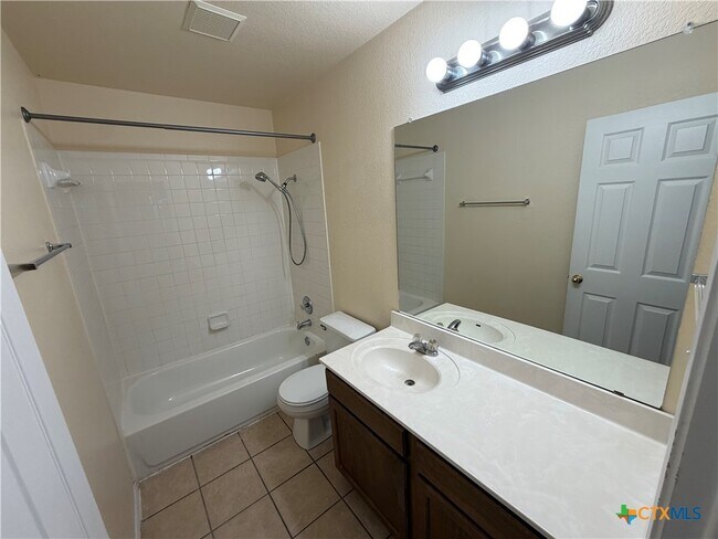 Building Photo - 212 Lottie Ln