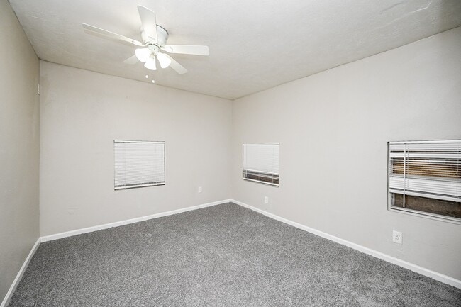 Building Photo - 7221 S Hall St