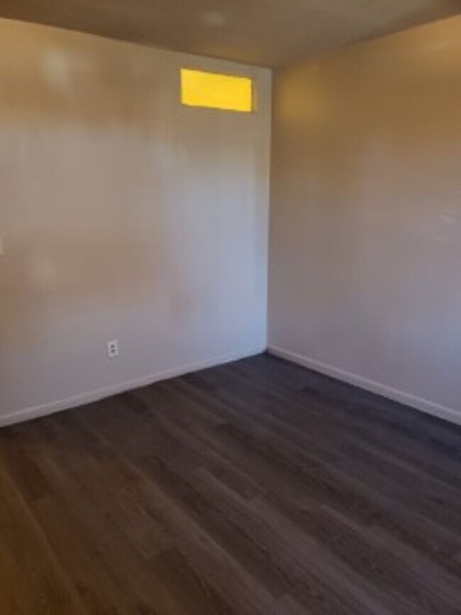 Building Photo - 2865 A Glenhills Cir