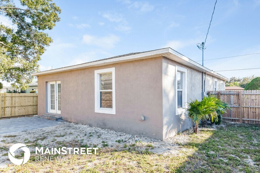 Building Photo - 2509 W Grace St