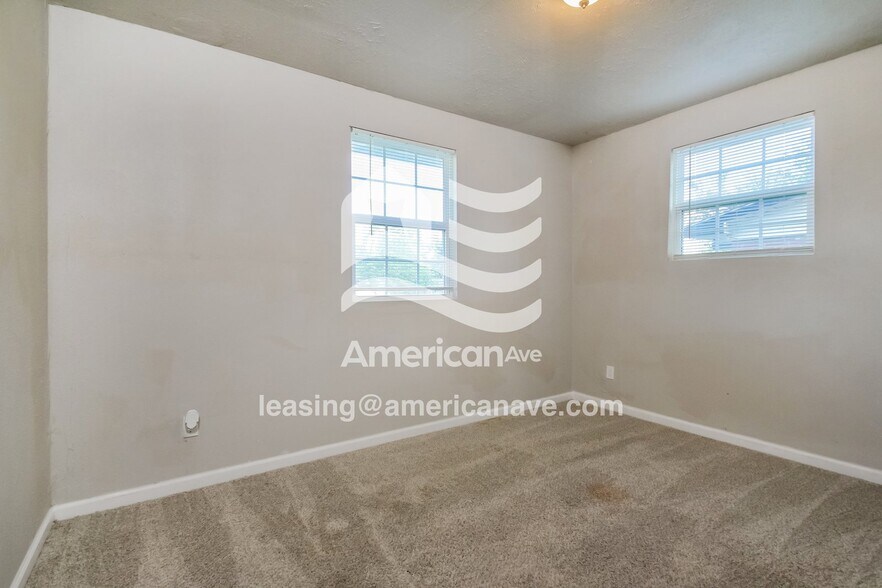 Building Photo - 4630 N Trenton Ave