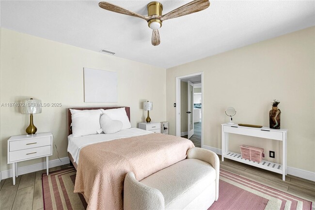 Building Photo - 5706 Guava Dr