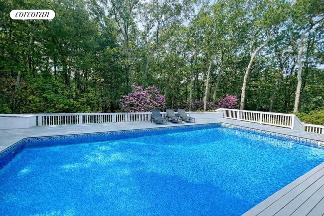 Building Photo - 3 Southwood Ln