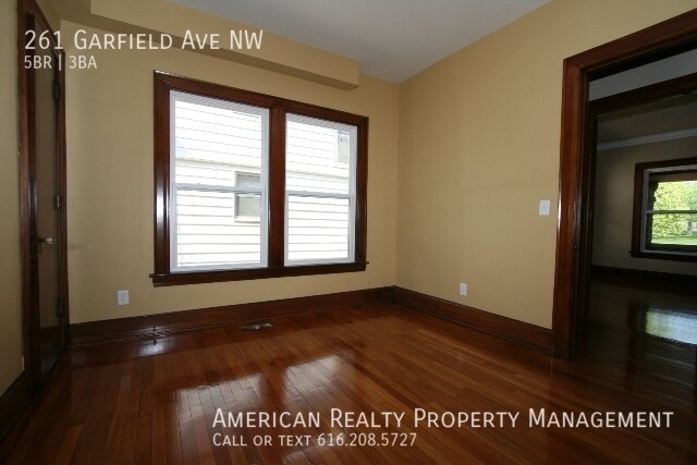 Building Photo - 261 Garfield Ave NW