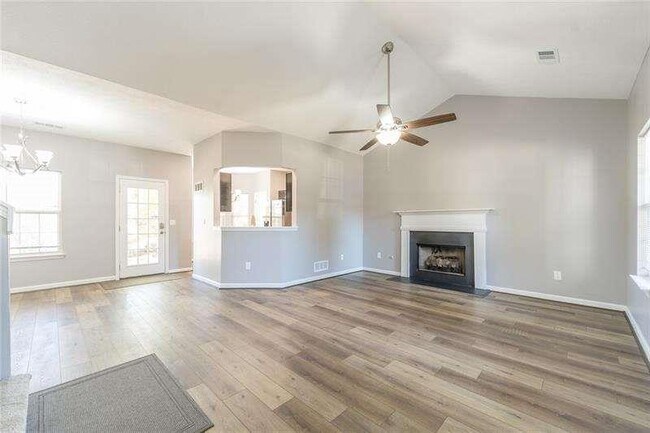 Building Photo - 2716 Lake Park Ridge W