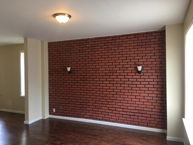 Building Photo - 3001 Miami St