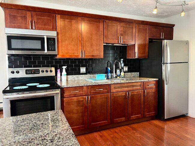 Building Photo - 29R Cutler 1