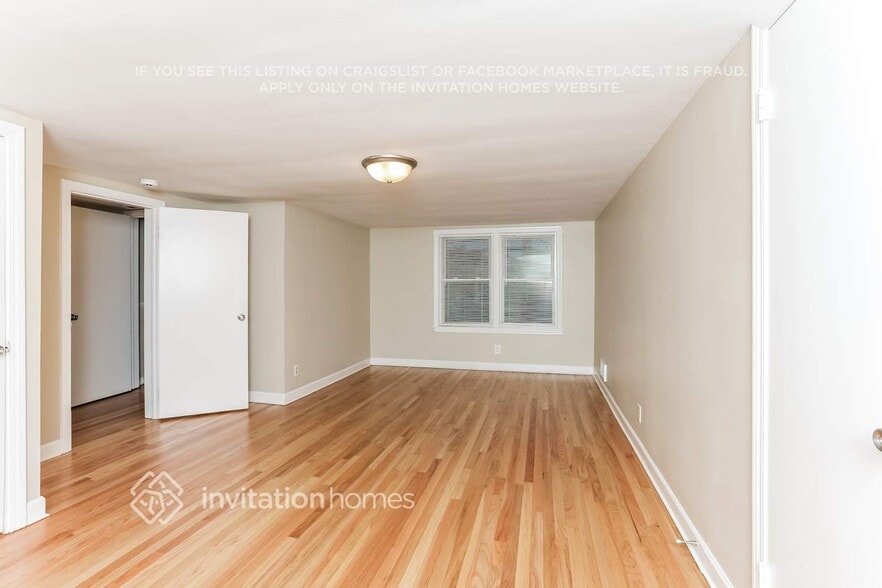 Building Photo - 9514 S Bell Ave