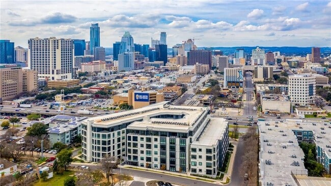 Building Photo - 800 Embassy Dr