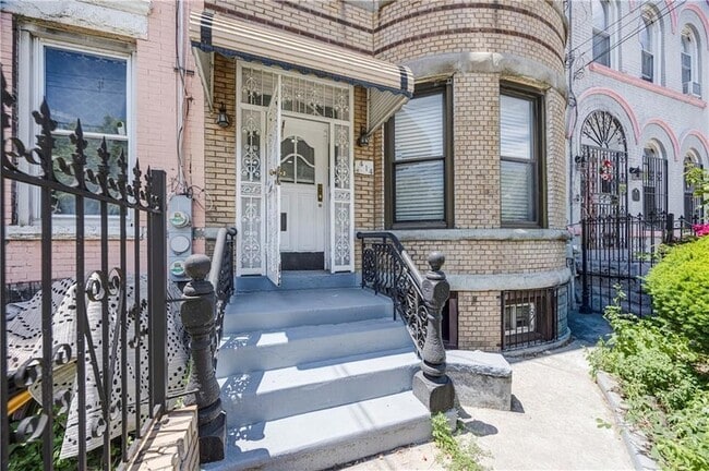 Building Photo - 414 Miller Ave
