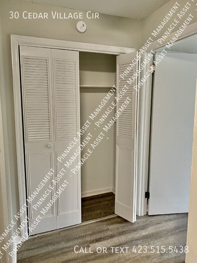 Building Photo - 30 Cedar Village Cir