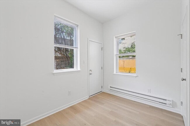 Building Photo - 330 N 61st St
