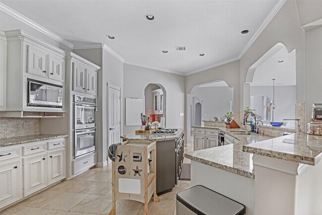 Building Photo - 29006 Reserve Bend Dr