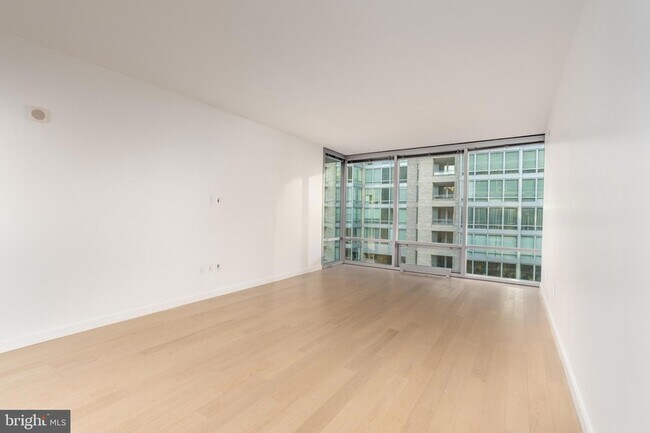 Building Photo - 1110 23rd St NW