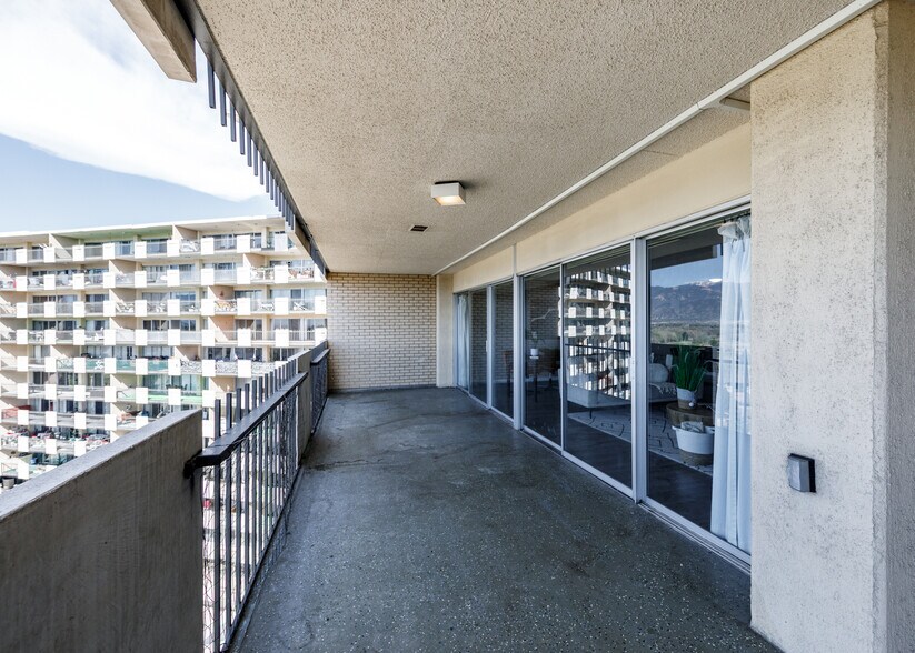 Building Photo - 411 Lakewood Cir