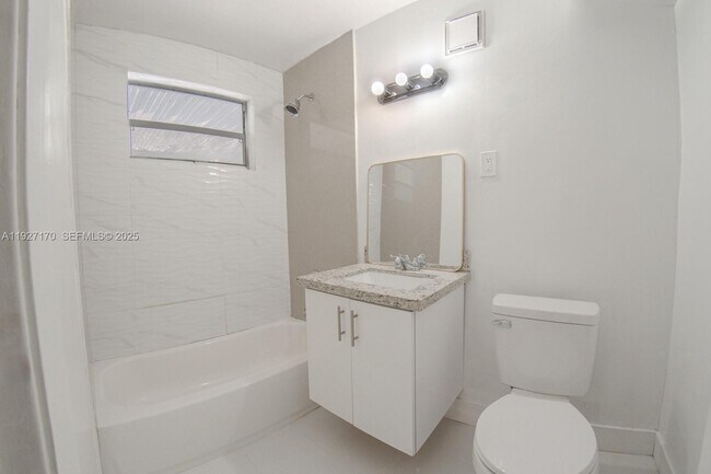 Building Photo - 14920 Garfield Dr