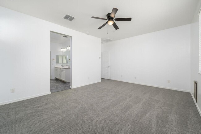 Building Photo - 8536 S 40th Glen