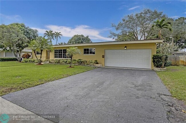 Building Photo - 361 SW 60th Ave
