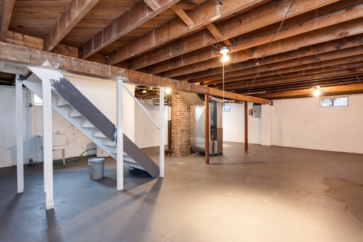 Building Photo - Renovated 5 Bedroom 2.5 Bath home