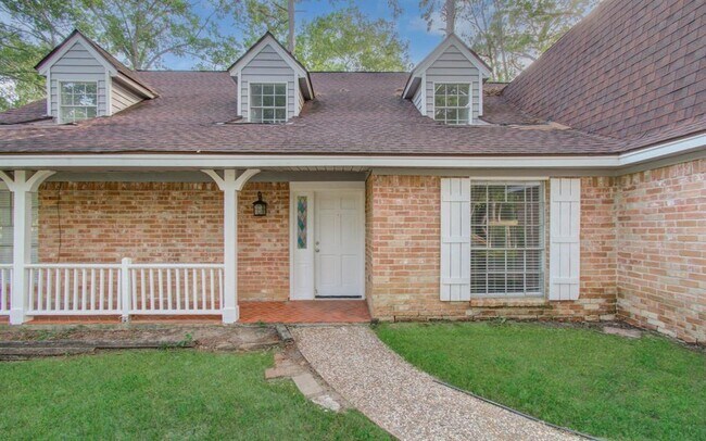 Building Photo - 808 Stone Mountain Dr