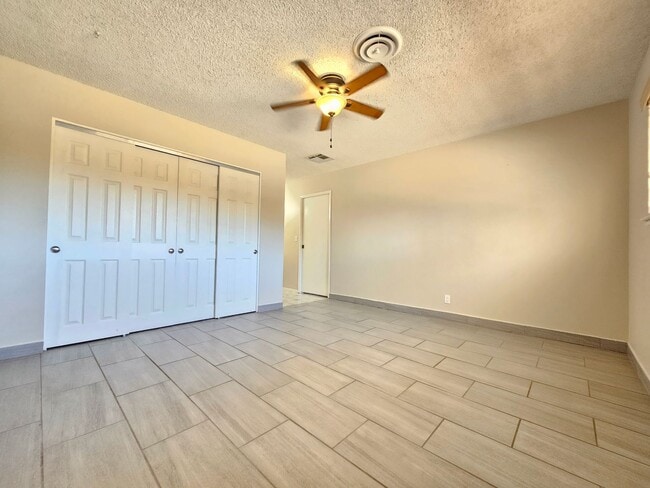 Building Photo - Beautiful interior and Convenient feature!...
