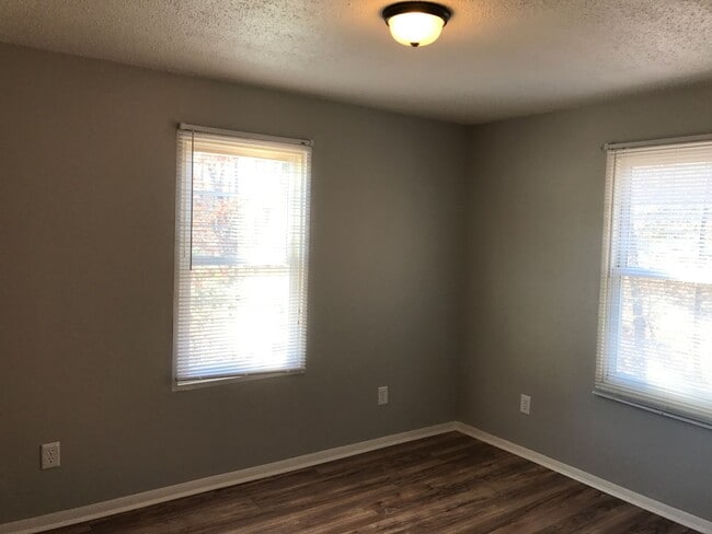Building Photo - 3BR Home in Maiden on 1.85 Acres