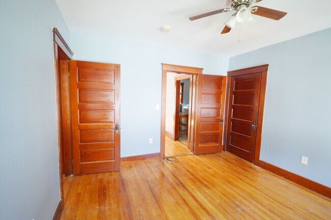 Building Photo - 53 Forest St