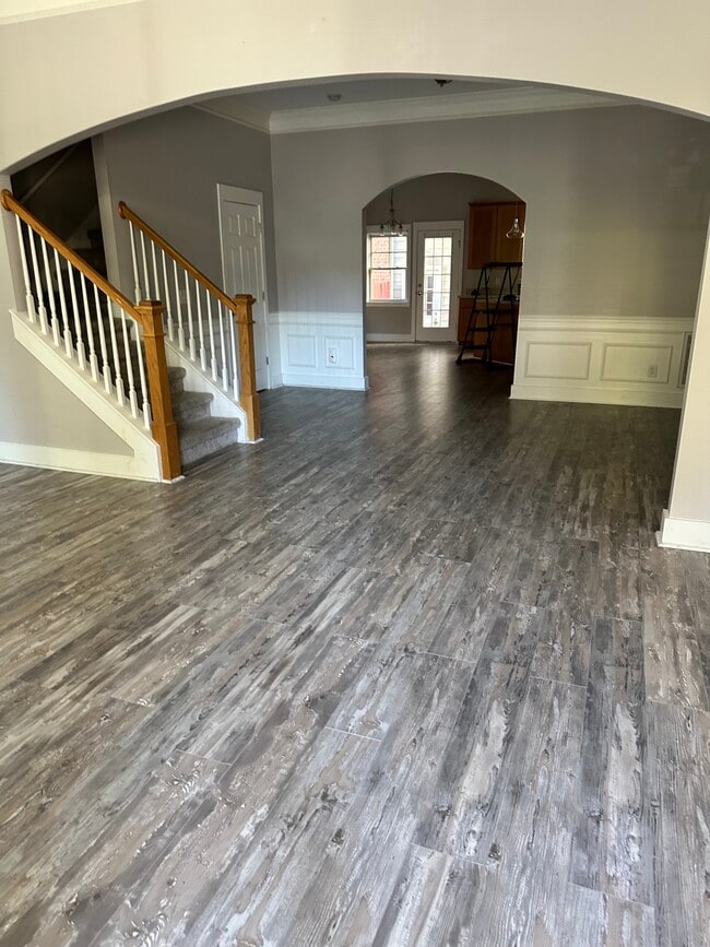 Building Photo - 183 Augusta Ave