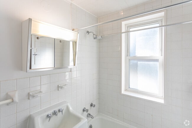 Studio, 1BA - 461 - 545SF - The Belvedere