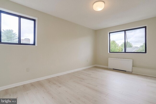 Building Photo - 3515 Washington Blvd