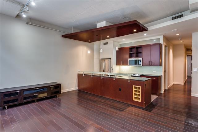 Building Photo - 2600 W 7th St