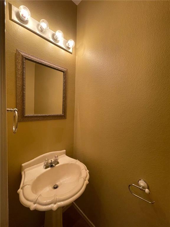 Building Photo - 5206 Hartson