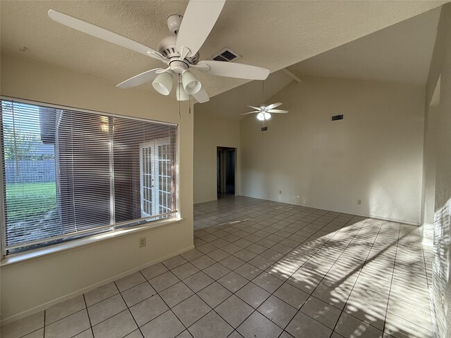 Building Photo - 9811 Mill Shadow Dr