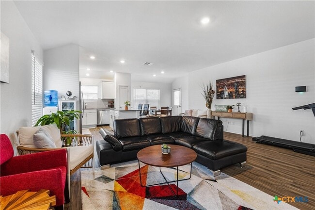 Building Photo - 107 Isaac Millsaps Trl