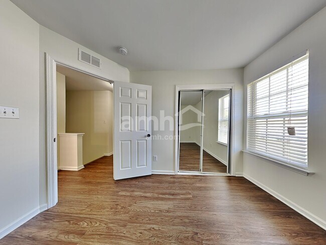 Building Photo - 10950 Harmony Glen Ct