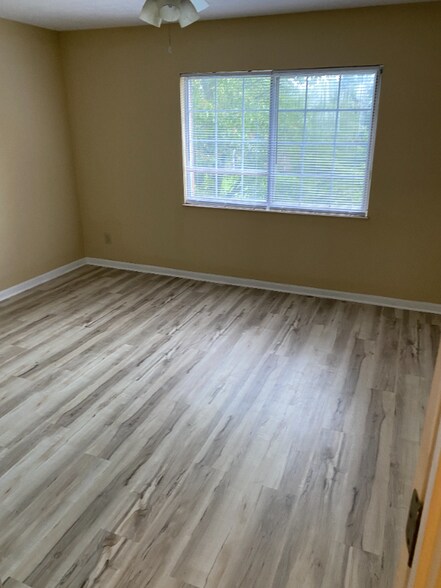 Building Photo - 9633 Crosley Farm Dr