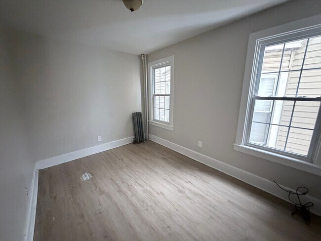 Building Photo - 106 N 16th St