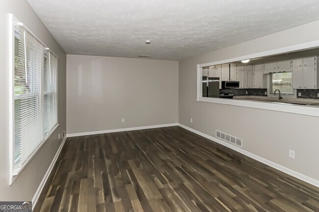 Building Photo - 6702 Londonderry Dr